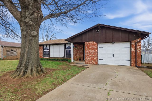 4908 Greenan Drive, Sand Springs, OK 74063