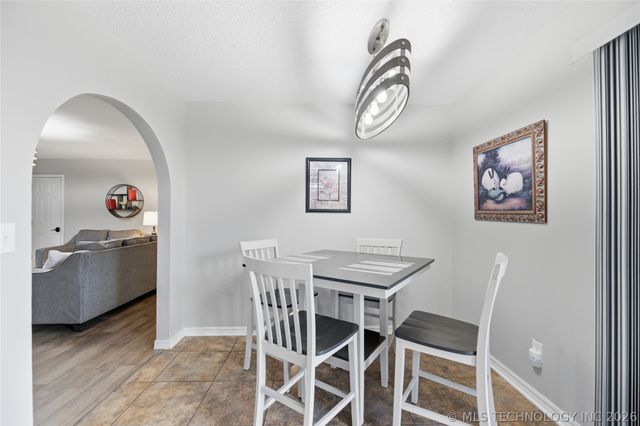 4908 Greenan Drive, Sand Springs, OK 74063