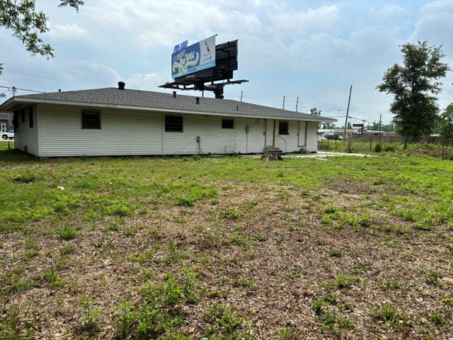 3710 Nelson Rd, Lake Charles, LA 70605