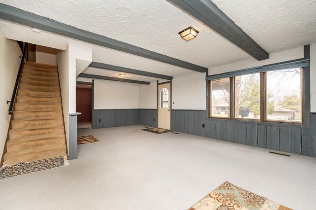 502 Highland Drive, Chanhassen, MN 55317