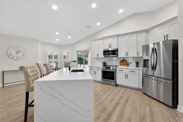 2663 BROOKSIDE BLUFF LOOP, Lakeland, FL 33813