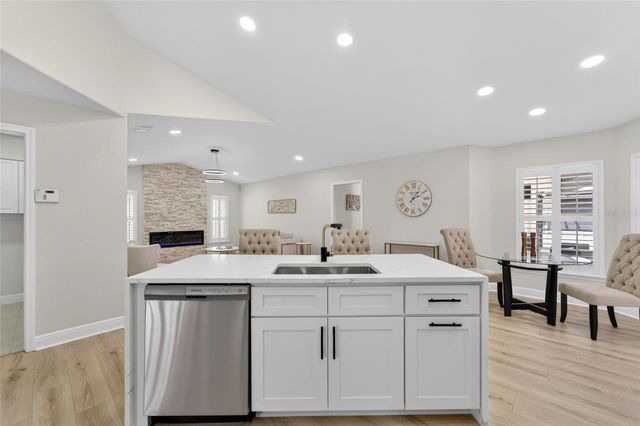2663 BROOKSIDE BLUFF LOOP, Lakeland, FL 33813