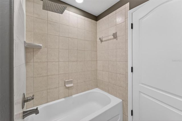 2663 BROOKSIDE BLUFF LOOP, Lakeland, FL 33813