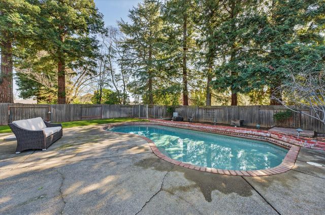 1966 Sidesaddle Way, Roseville, CA 95661