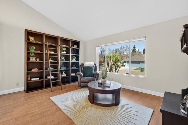 1966 Sidesaddle Way, Roseville, CA 95661