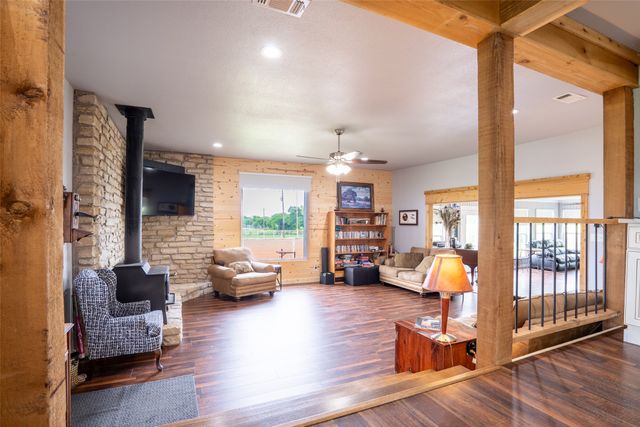 1766 CR 424, Stephenville, TX 76401
