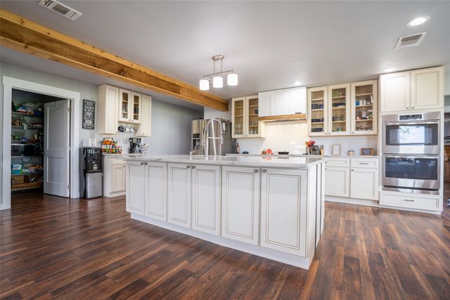 1766 CR 424, Stephenville, TX 76401