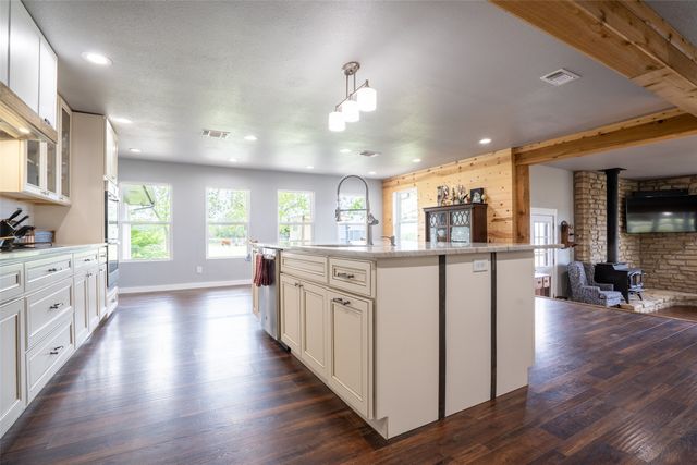 1766 CR 424, Stephenville, TX 76401
