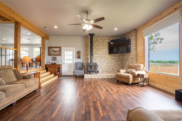 1766 CR 424, Stephenville, TX 76401