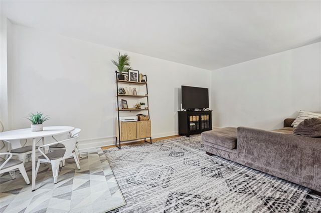 247 Parkview Road 5J, Bronxville, NY 10708