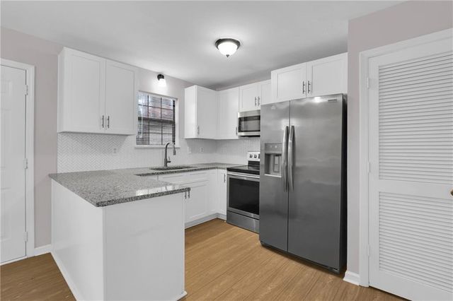 3033 Parkside Court, Snellville, GA 30078