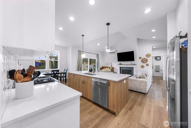 809 Pine Crest Drive, Everson, WA 98247