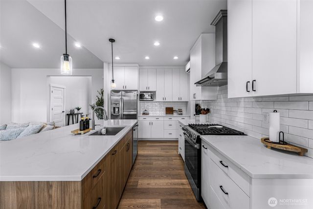 809 Pine Crest Drive, Everson, WA 98247