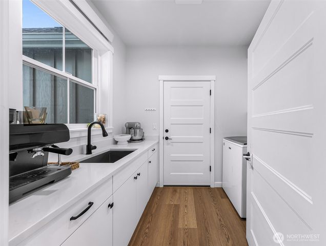 809 Pine Crest Drive, Everson, WA 98247