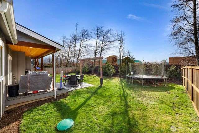 809 Pine Crest Drive, Everson, WA 98247