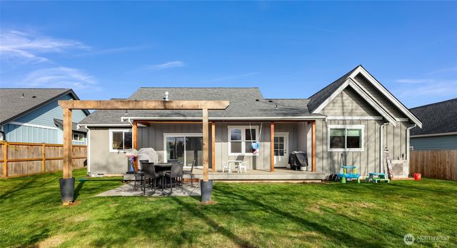 809 Pine Crest Drive, Everson, WA 98247