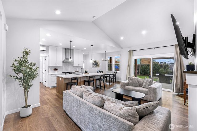 809 Pine Crest Drive, Everson, WA 98247