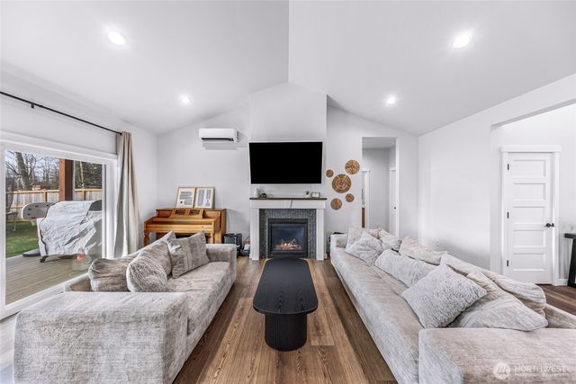 809 Pine Crest Drive, Everson, WA 98247