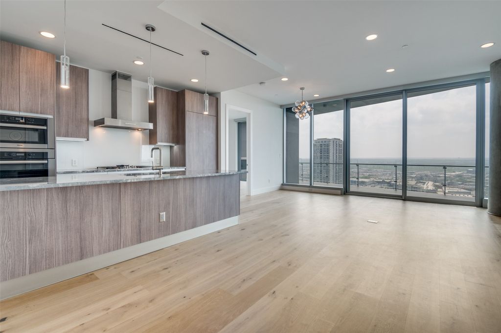 3130 N Harwood Street 1802, Dallas, TX 75201