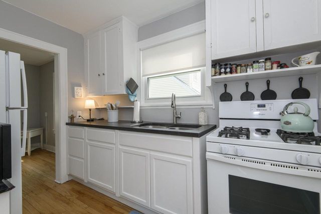 2101 Oaklawn AVENUE, Waukesha, WI 53188
