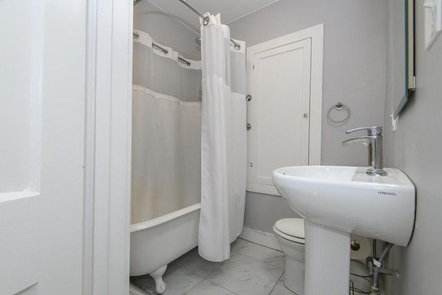 2101 Oaklawn AVENUE, Waukesha, WI 53188