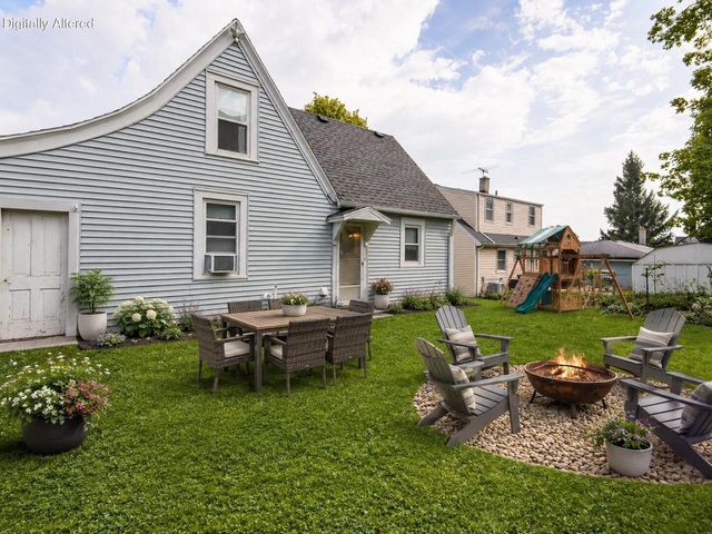 2101 Oaklawn AVENUE, Waukesha, WI 53188