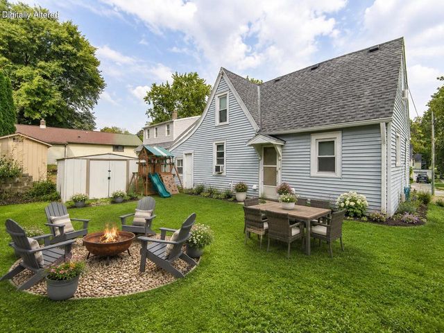 2101 Oaklawn AVENUE, Waukesha, WI 53188
