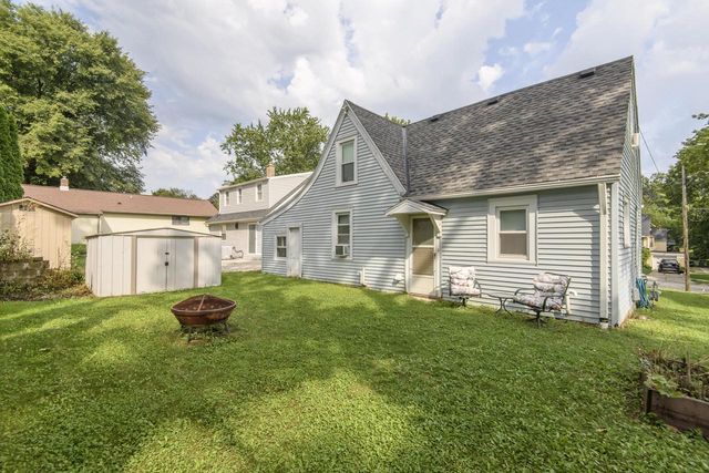 2101 Oaklawn AVENUE, Waukesha, WI 53188
