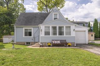 2101 Oaklawn AVENUE, Waukesha, WI 53188