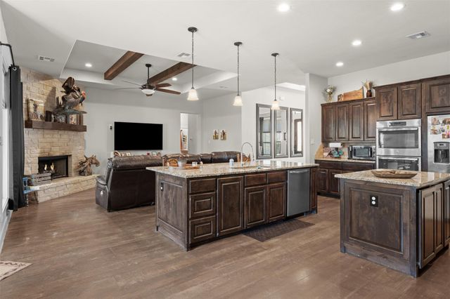 1006 Deer XING, Salado, TX 76571