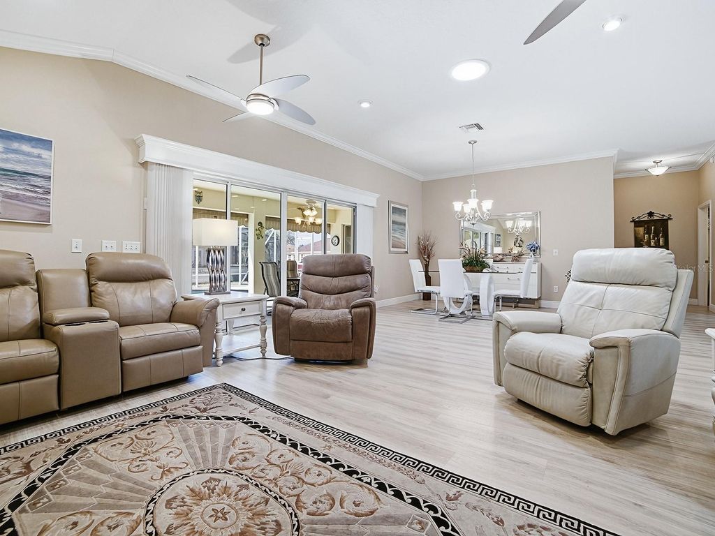 Image 14 of property listing at 17384 SE 72ND DEER RUN AVENUE, The Villages, FL 32162