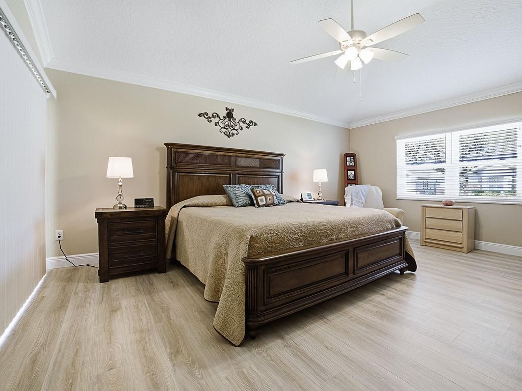 Image 16 of property listing at 17384 SE 72ND DEER RUN AVENUE, The Villages, FL 32162