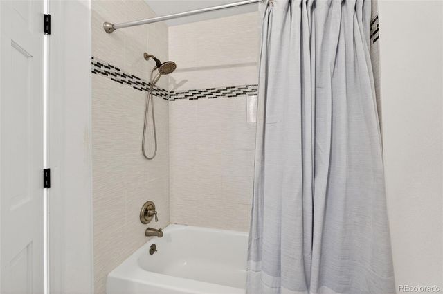 132 Willowleaf Drive, Littleton, CO 80127