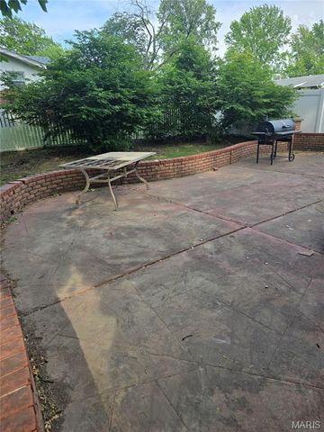 4303 Caracalla Drive, Florissant, MO 63033