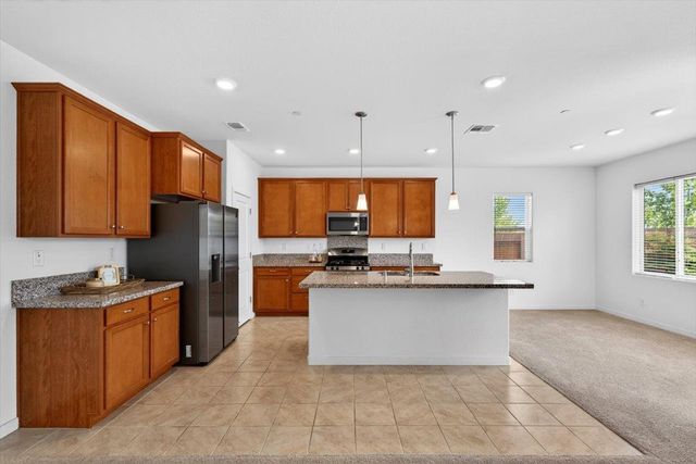 620 River St, Lincoln, CA 95648