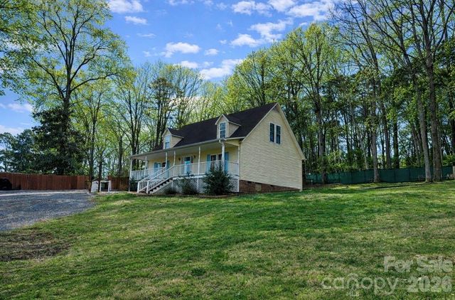 805 Edgewater Drive, Belmont, NC 28012