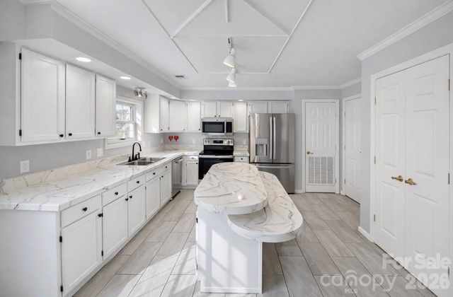 805 Edgewater Drive, Belmont, NC 28012