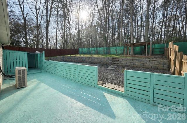 805 Edgewater Drive, Belmont, NC 28012