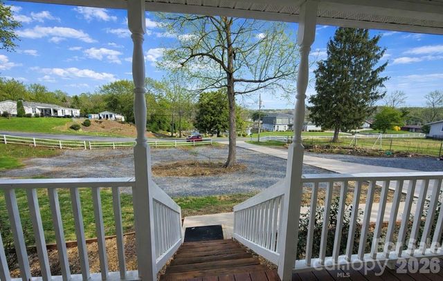 805 Edgewater Drive, Belmont, NC 28012