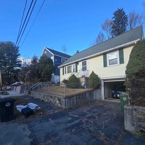 37 Charles St 37, Watertown, MA 02472
