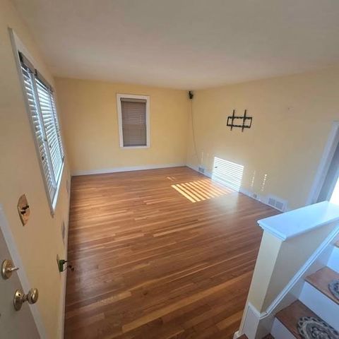 37 Charles St 37, Watertown, MA 02472