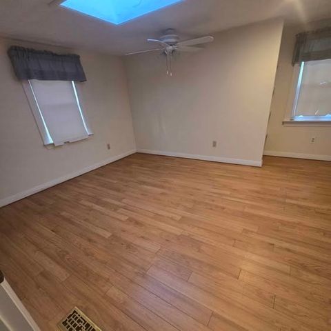 37 Charles St 37, Watertown, MA 02472