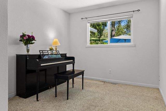 12022 Lakeshore North, Auburn, CA 95602