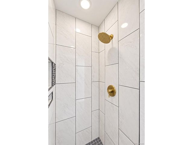 10475 Grant Dr, Northglenn, CO 80233