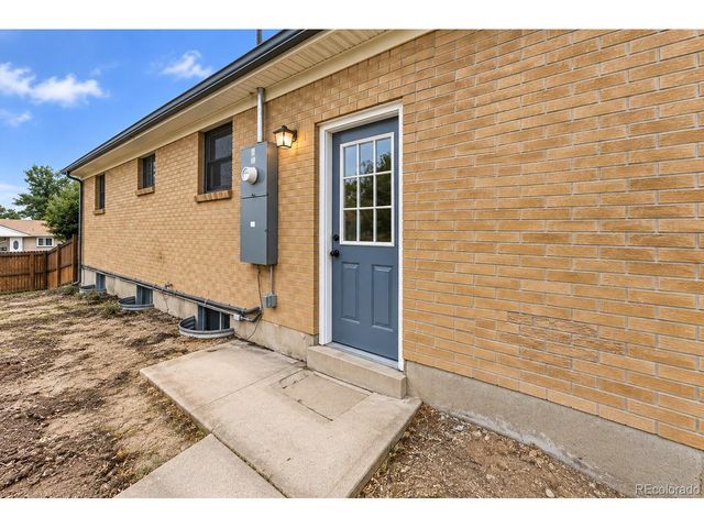 10475 Grant Dr, Northglenn, CO 80233