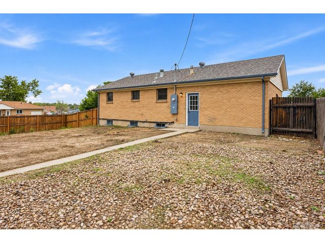 10475 Grant Dr, Northglenn, CO 80233