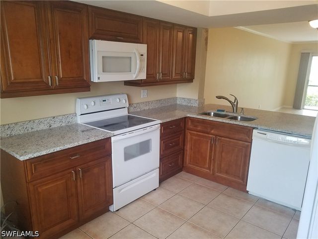 5697 Rattlesnake Hammock RD 101C, Naples, FL 34113