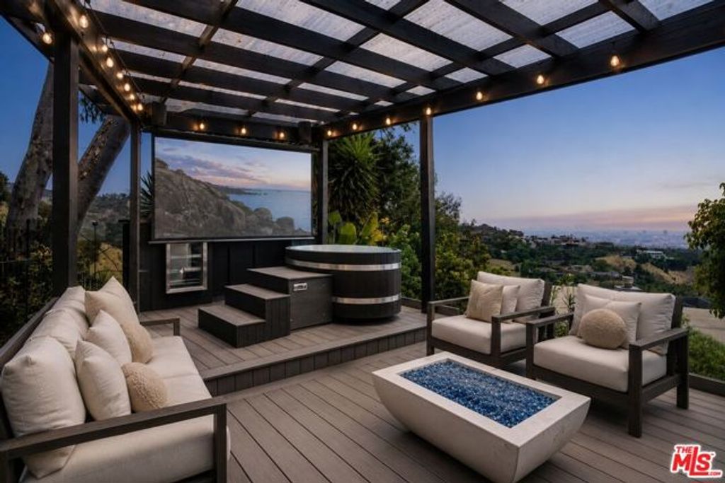 1438 Davies Drive, Beverly Hills, CA 90210