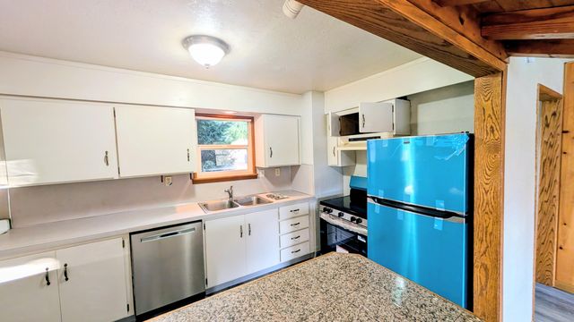 32550 Rivers Drive, Chiloquin, OR 97624