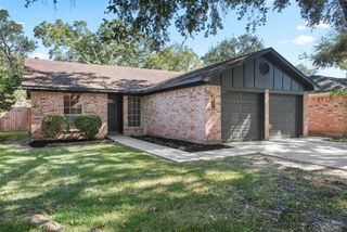 702 David Avenue, League City, TX 77573